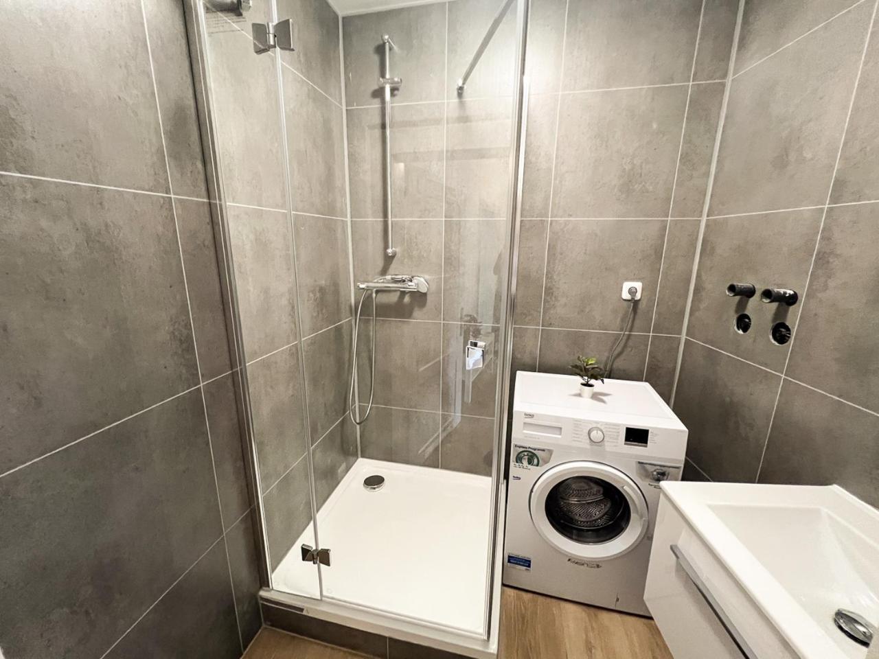 Zentrale Apartments In ไบรอยท์ ภายนอก รูปภาพ