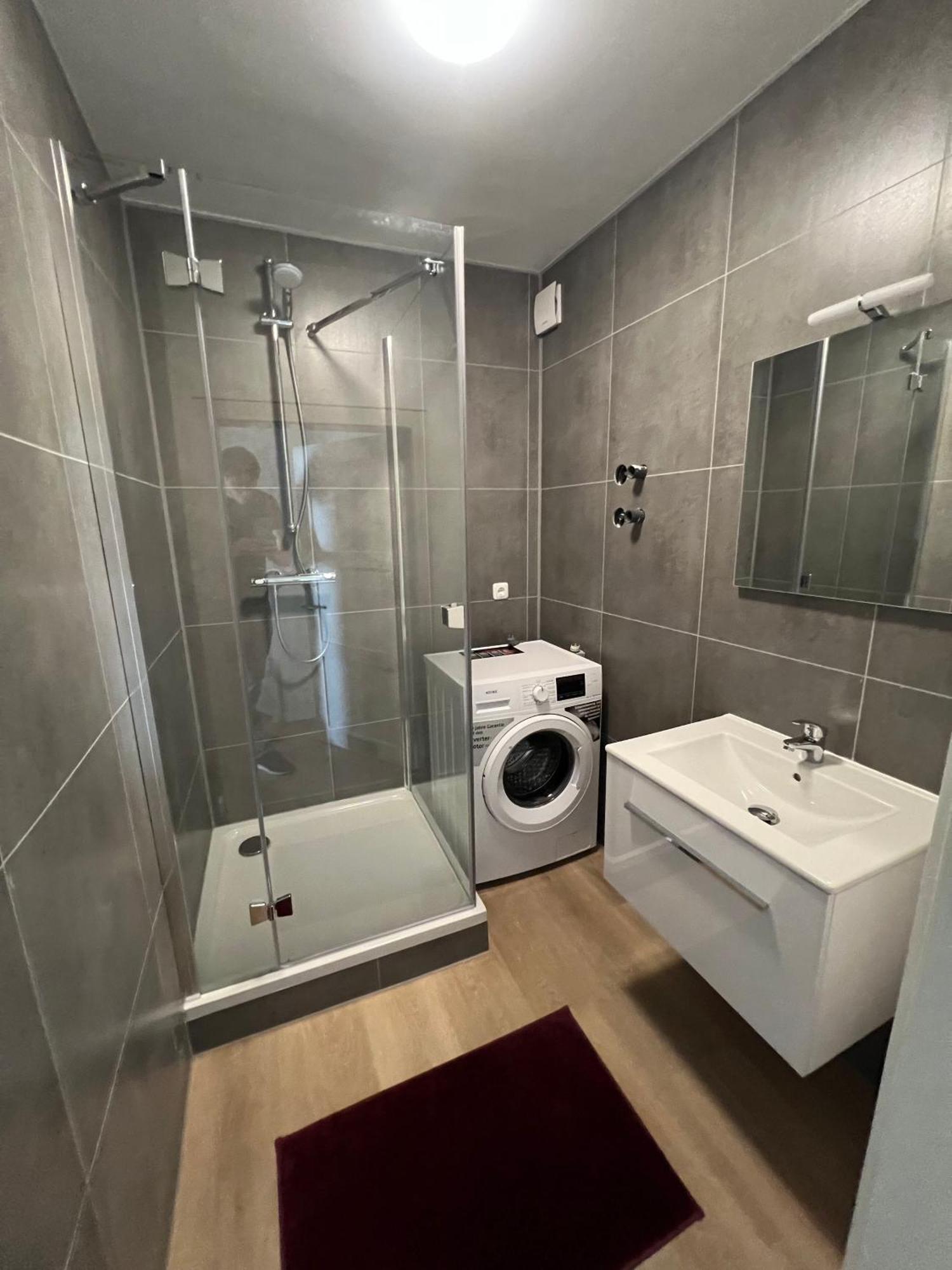 Zentrale Apartments In ไบรอยท์ ภายนอก รูปภาพ